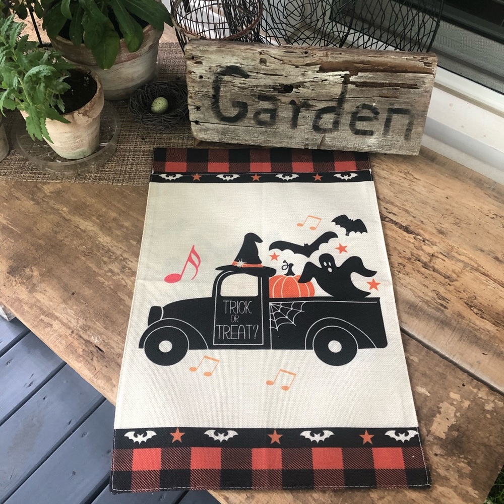 Garden Flag “Trick or Treat”